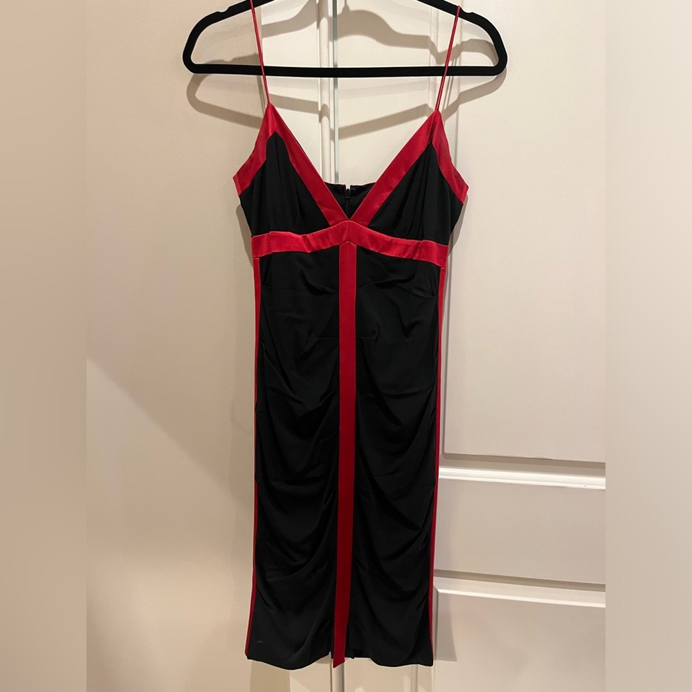 Rare vintage NICOLE MILLER Stunning Red & Black SILK
Blend